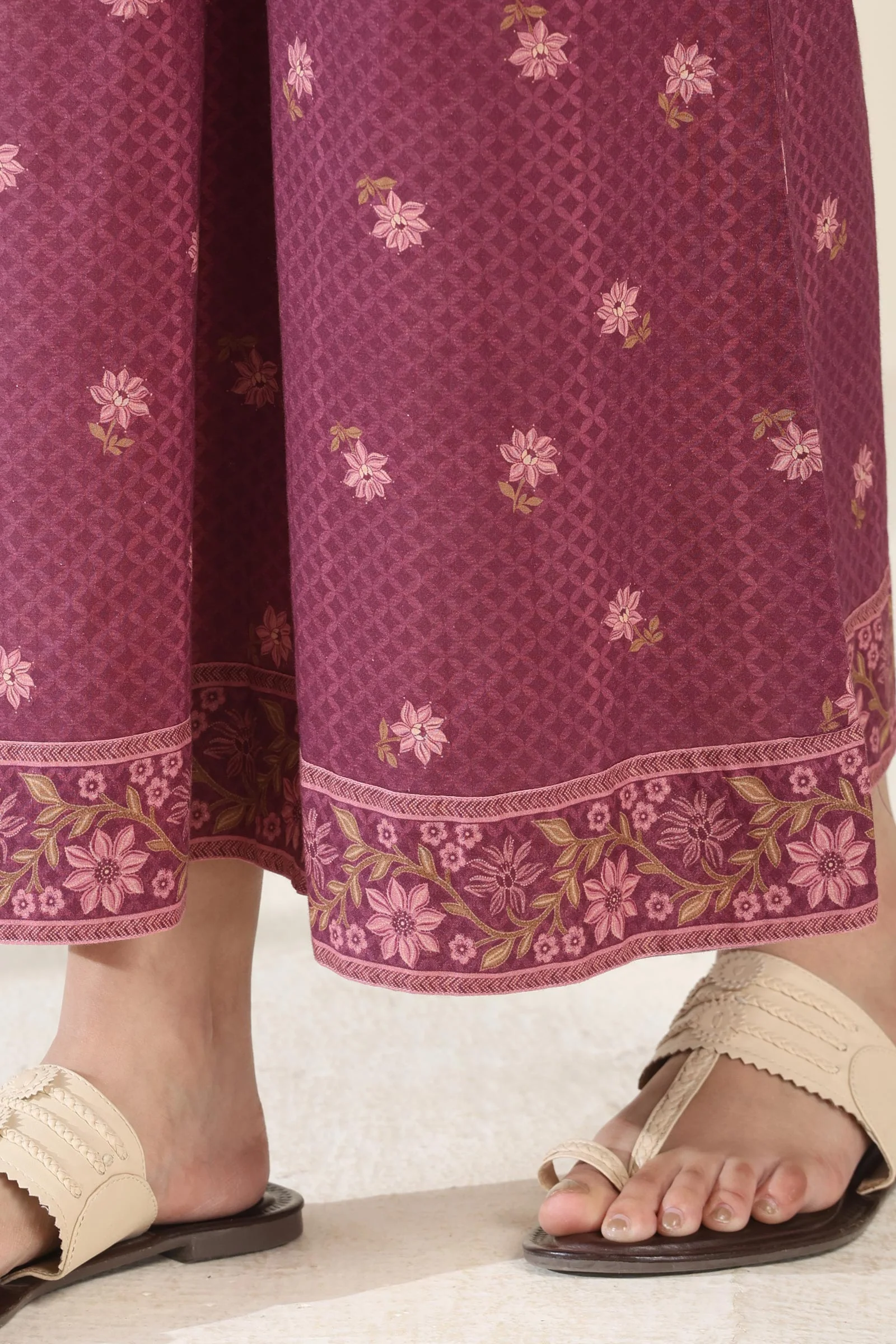 Surplus: Roz Meher Falak Palazzo - Image 2