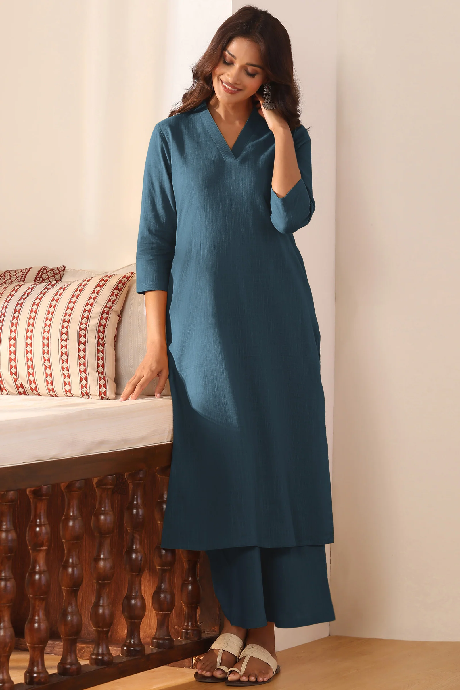 Surplus: Roza Naaz Navy Blue Farsi - Image 3
