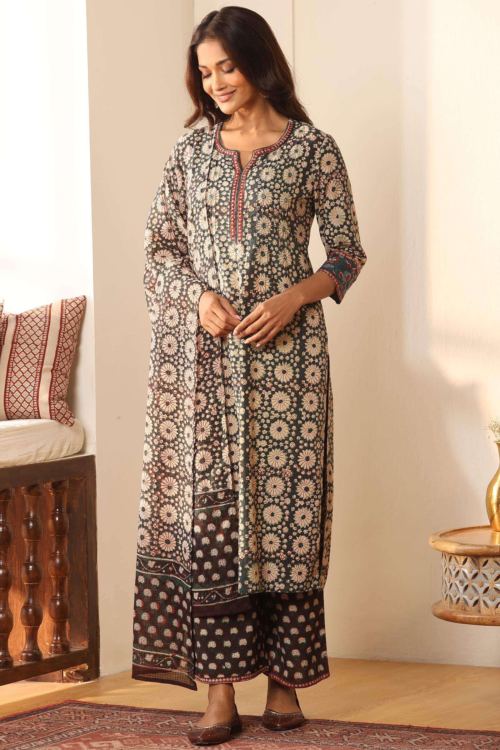 Surplus: Sehra Mehreen Bagru Farsi - Image 3