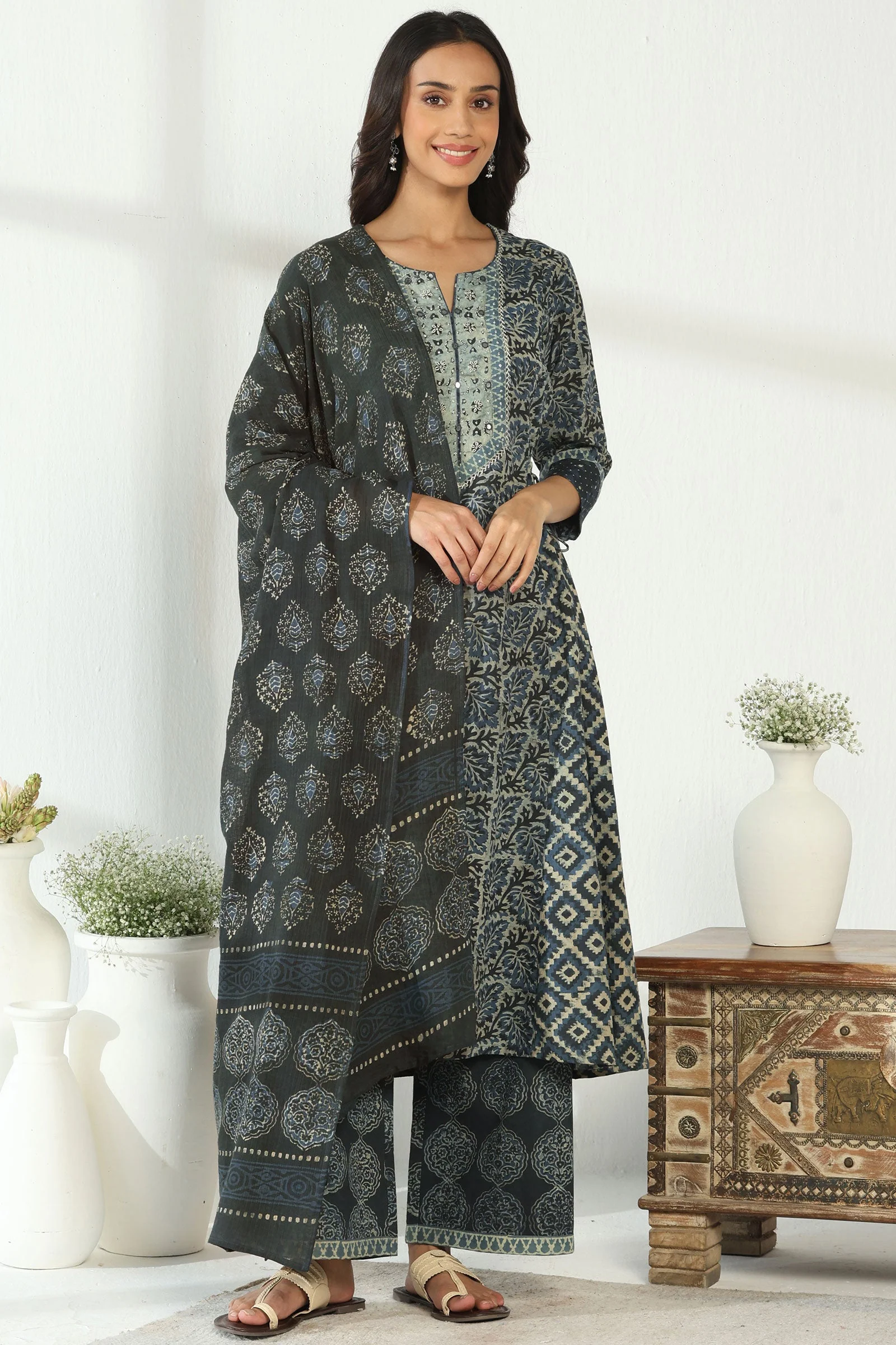 Surplus: Sehra Siya Akola Kurta - Image 6
