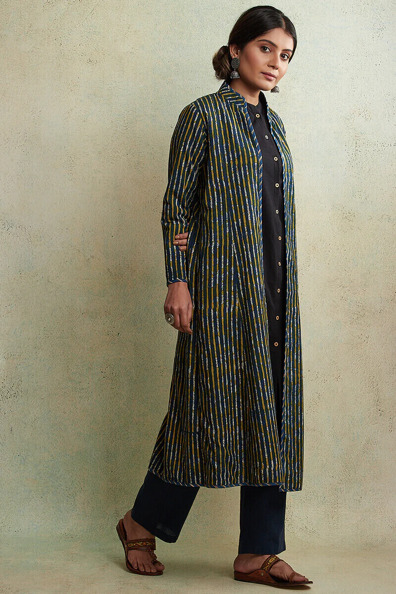 Zahabiya Jiya Reversible Handloom Jacket - Image 3