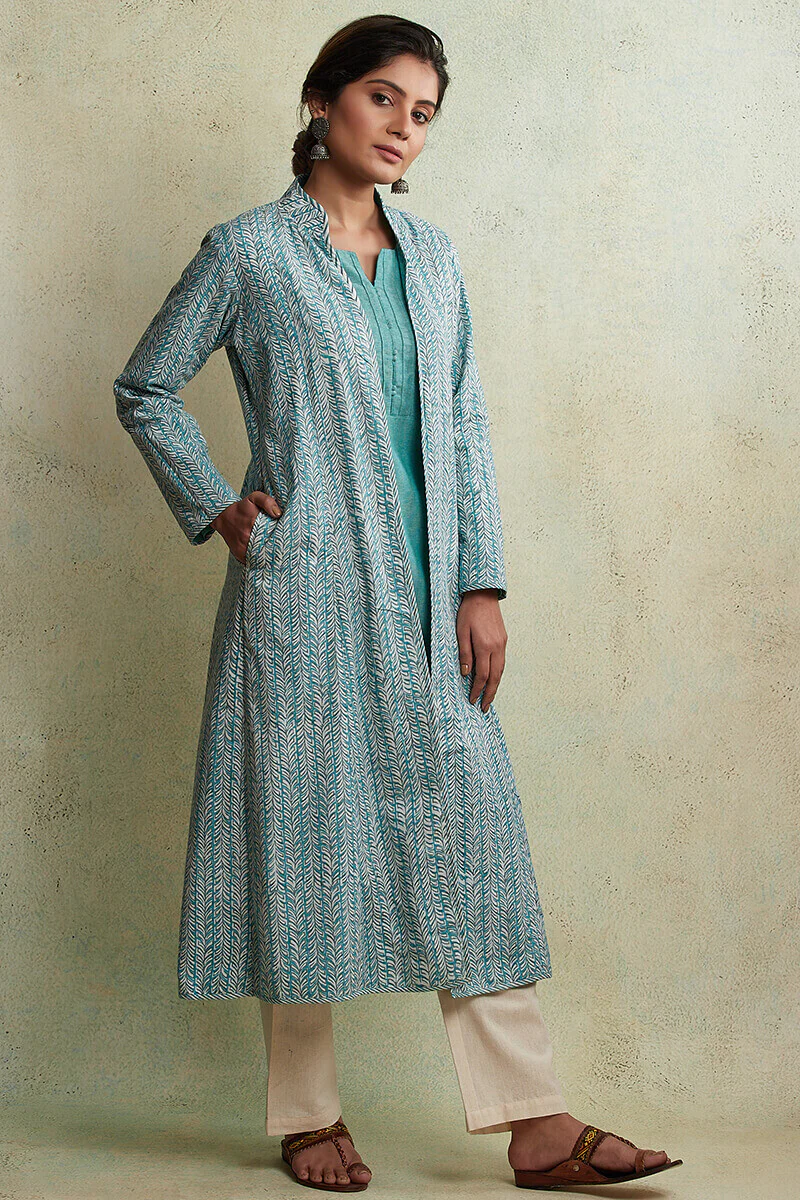 Zahabiya Zinat Reversible Handloom Jacket - Image 3