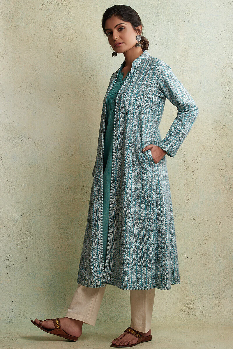 Zahabiya Zinat Reversible Handloom Jacket - Image 5