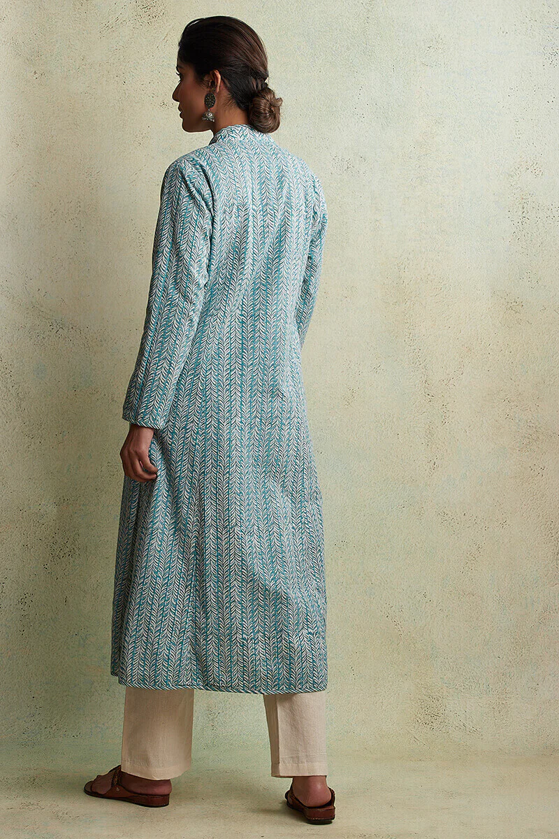 Zahabiya Zinat Reversible Handloom Jacket - Image 7