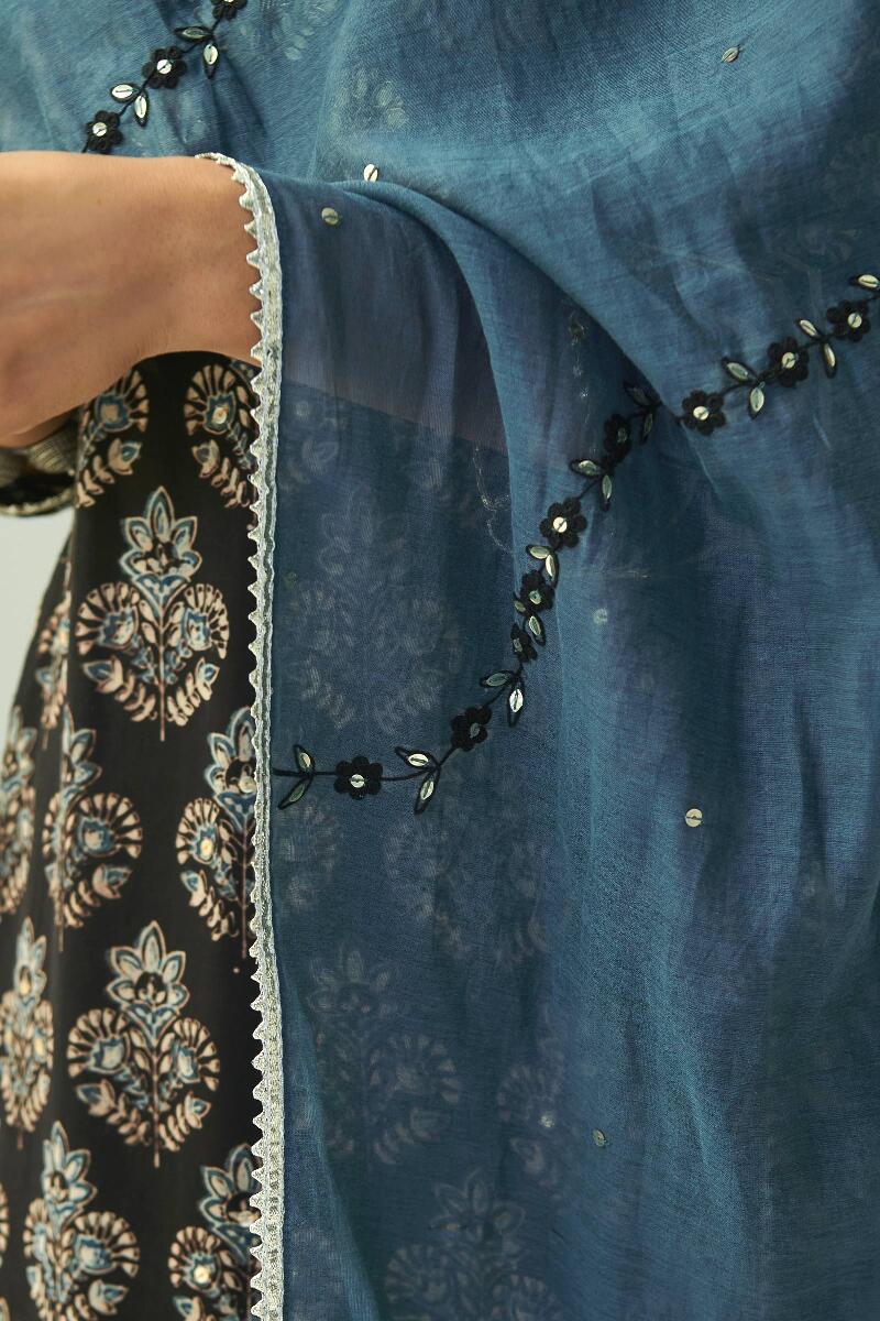 Zubeida Farhat Cotton Silk Dupatta - Image 6