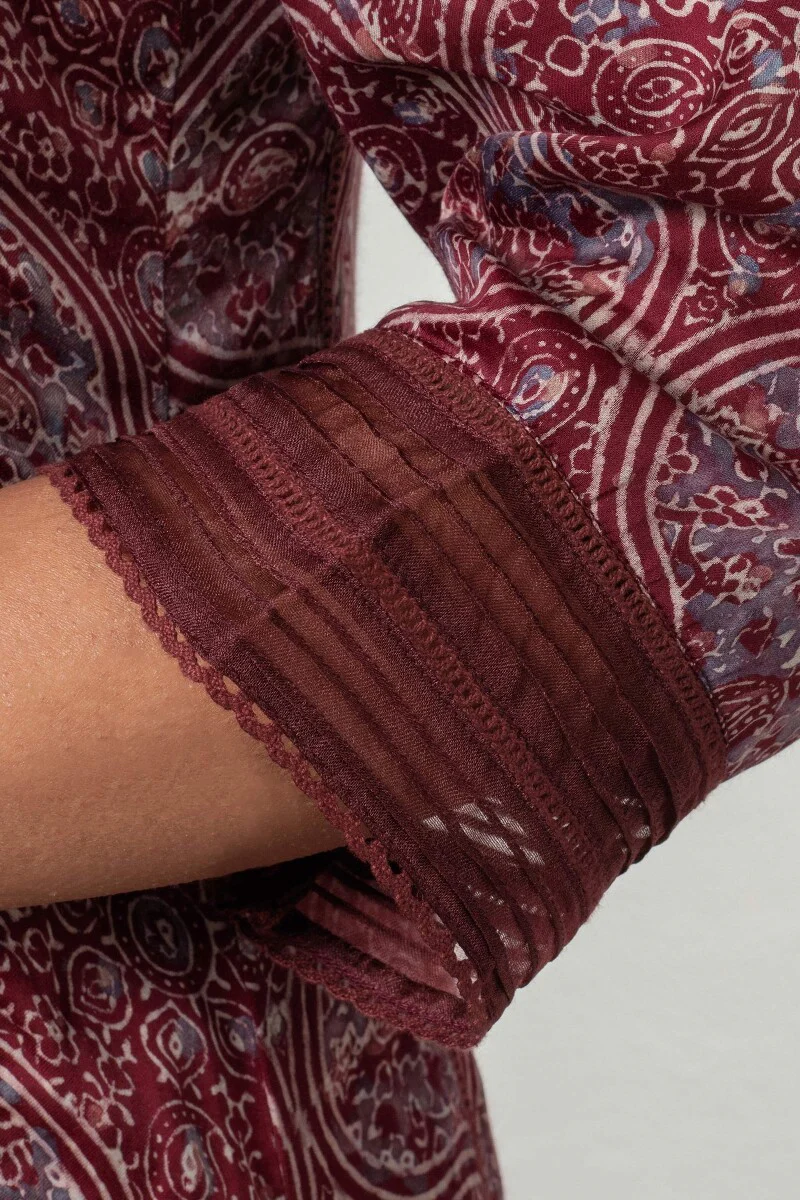 Zubeida Sareen Ajrak Modal Kurta - Image 4