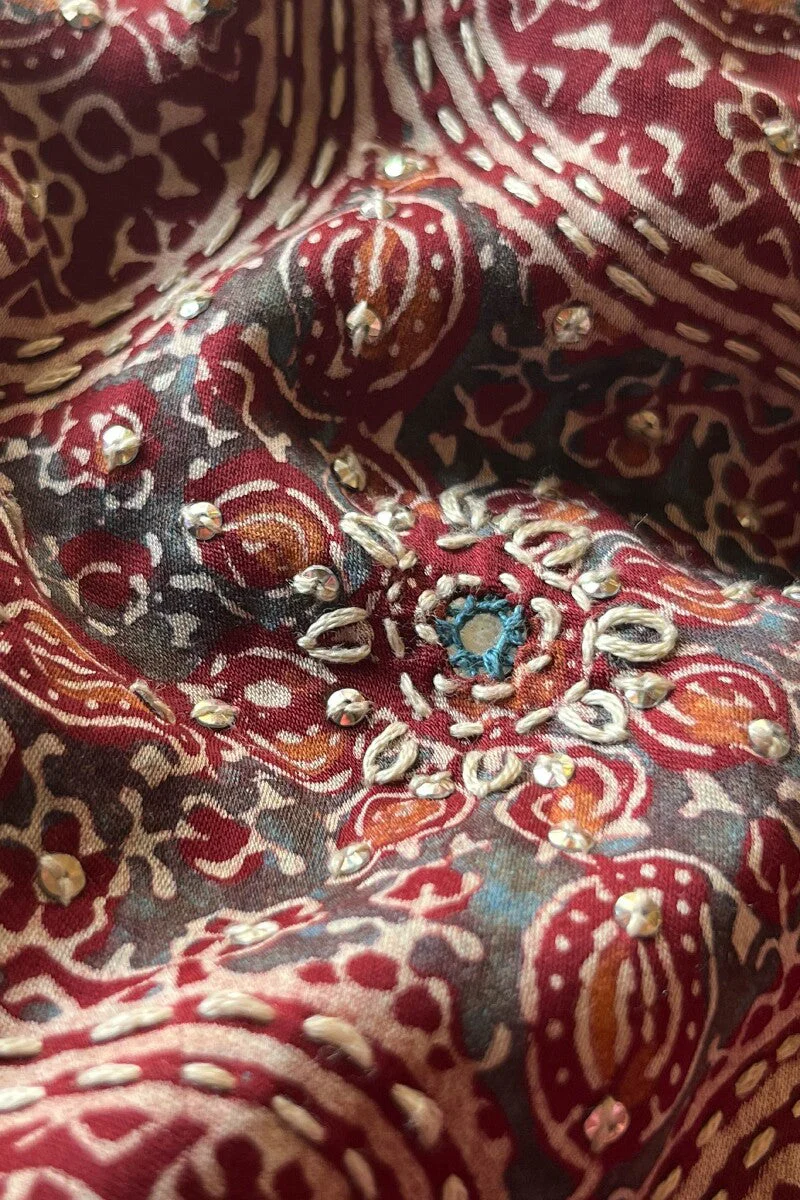 Zubeida Sareen Ajrak Modal Kurta - Image 7