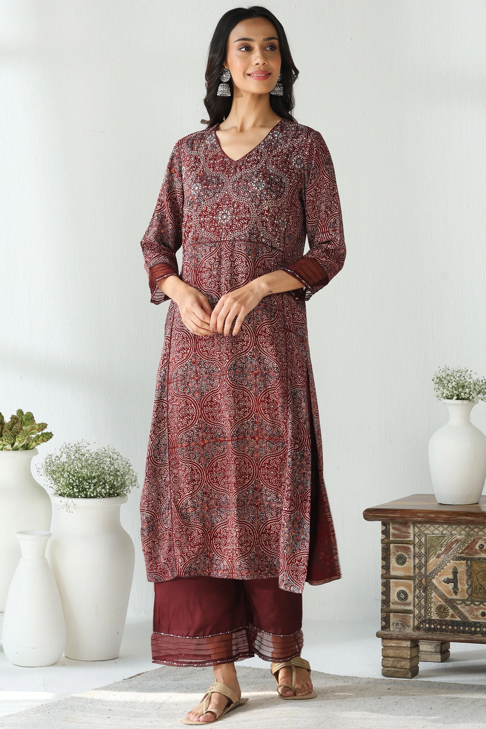 Surplus: Zubeida Sareen Ajrak Modal Kurta - Image 2
