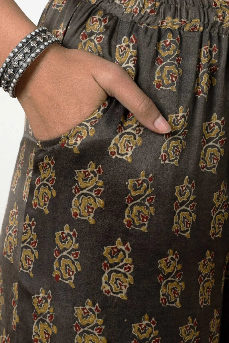 Zubeida Seerat Ajrak Modal Palazzo - Image 2